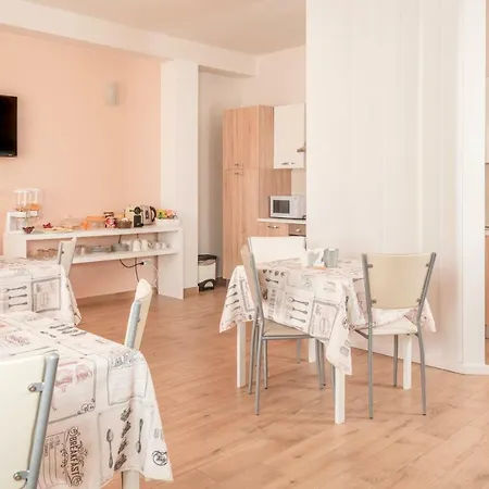 La Creta فندق مبيت وإفطار