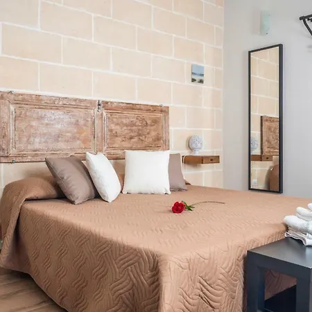 לינה וארוחת בוקר La Creta 3*