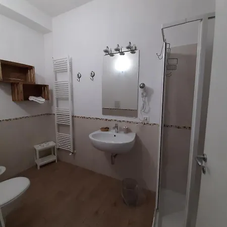 לינה וארוחת בוקר La Creta 3*